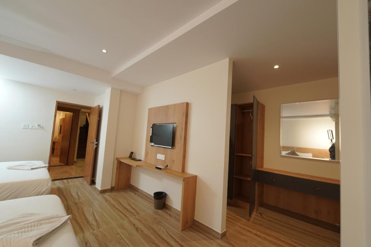 Southern Residency Kochi Exterior foto