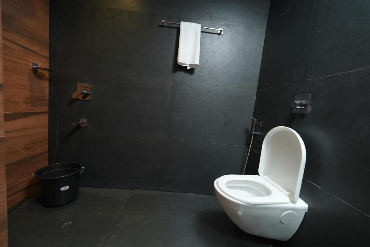 Southern Residency Kochi Exterior foto